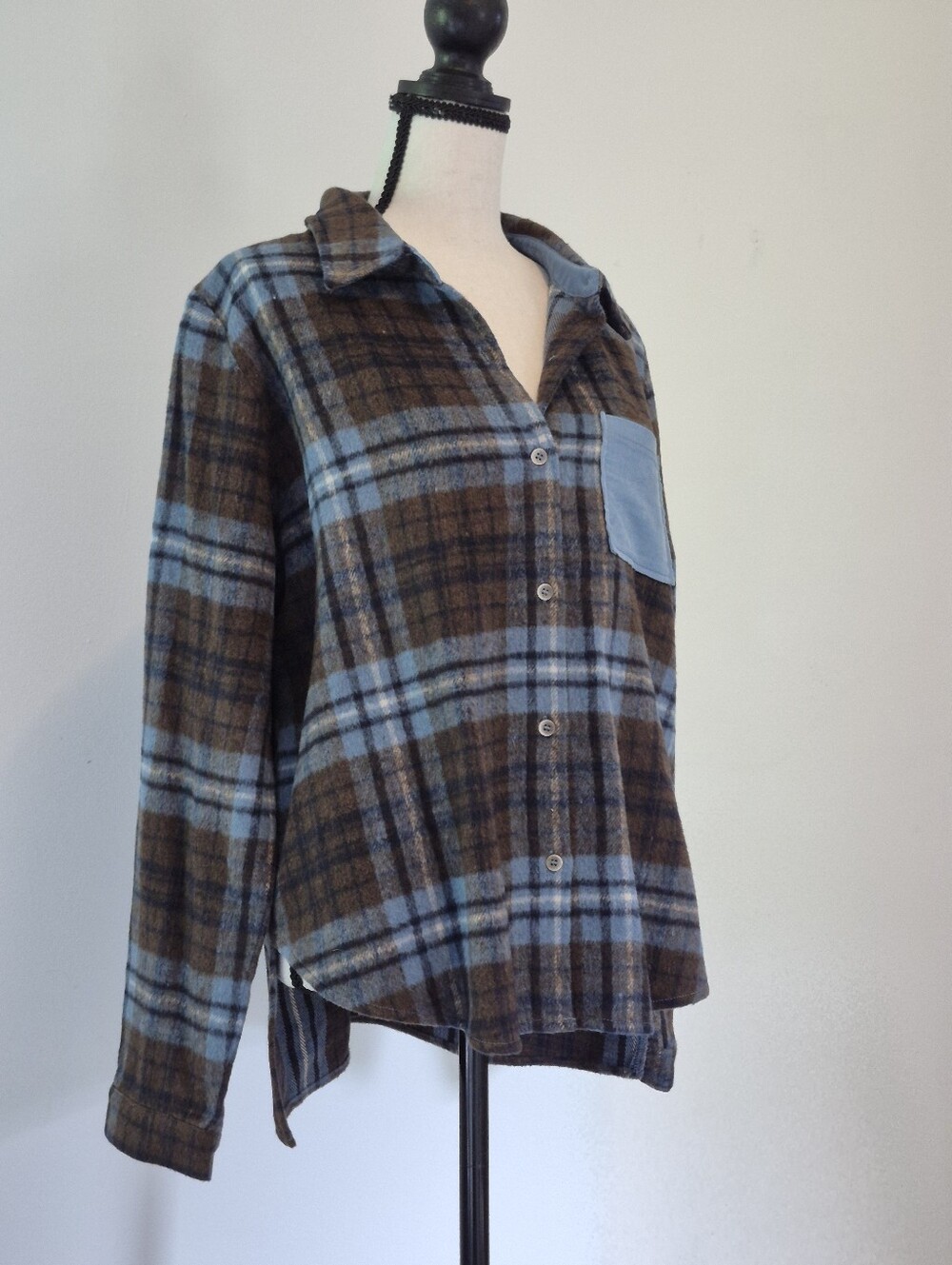 Gorgeous Cilors.  Blue and Brown Plaid Button-Up Shirt JOD FL SIZE SM
